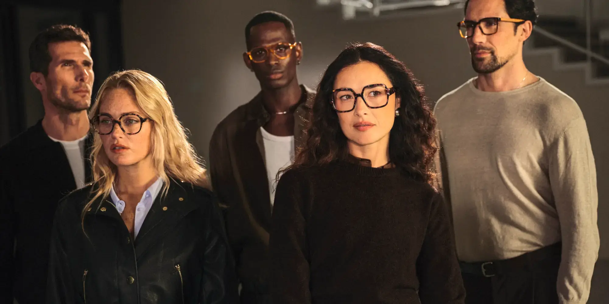 groupe de personnes portant des lunettes